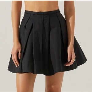 Brandnew ASTR The Label Antheia Skirt